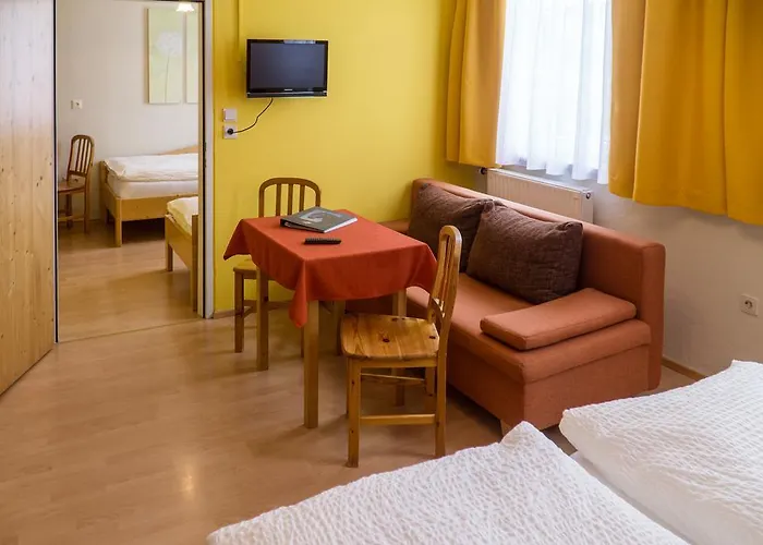 Casa de hóspedes & Reitstall Inghofer